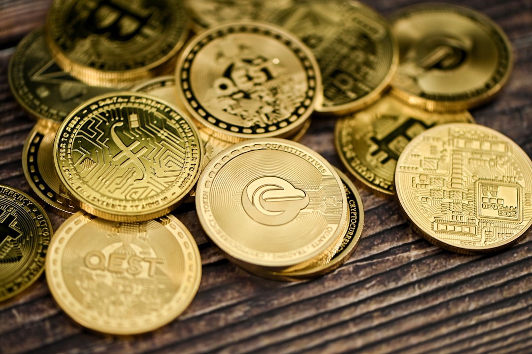 Low-Fee Bitcoin Tumblers: Privacy on a Budget?