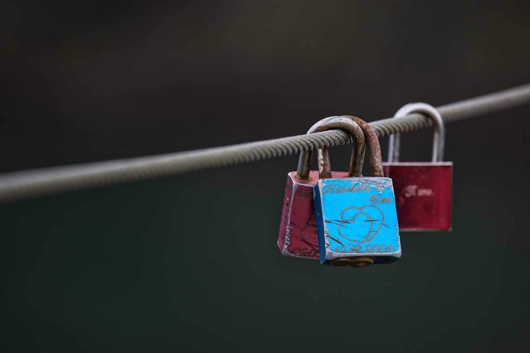 Зашифрованный поток ордеров: как защитить приватность в криптовалютах