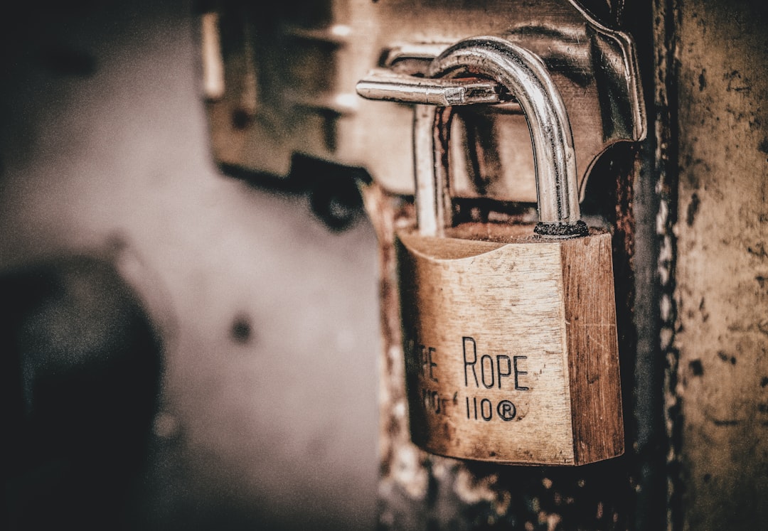 Как распознать атаку Сибил в криптовалютных сетях