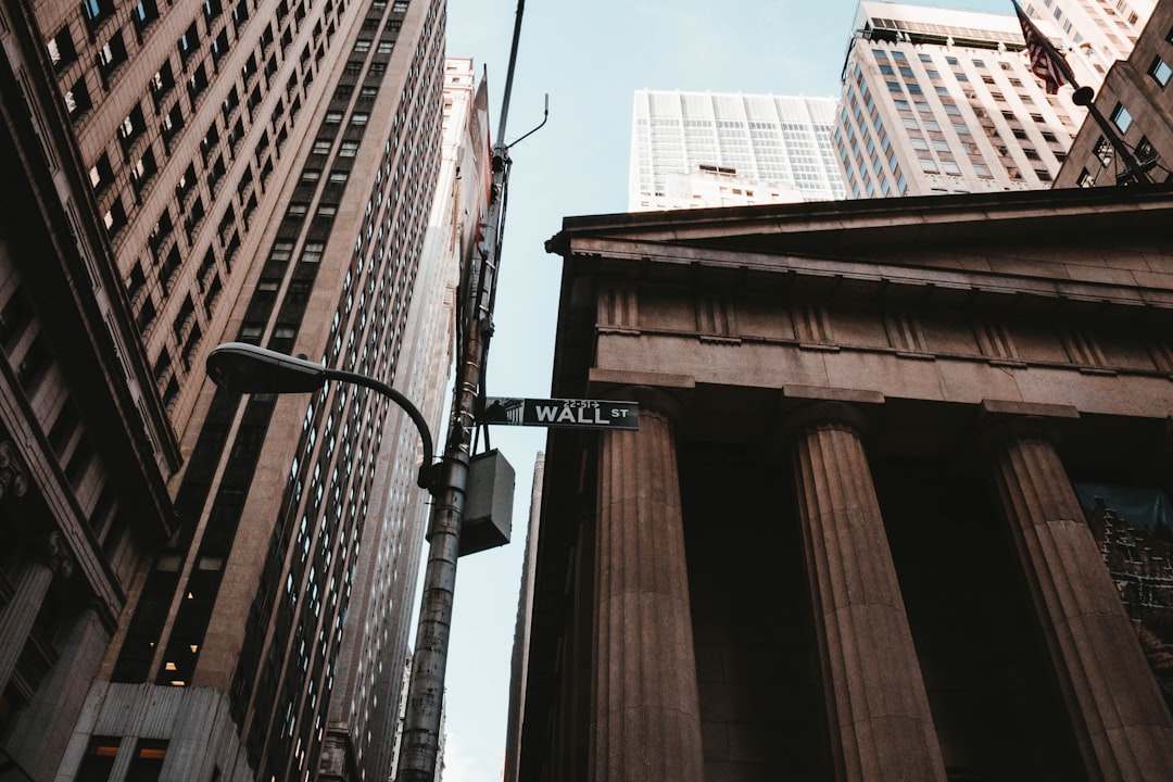 Regulating Decentralized Finance: Balancing Innovation and Control